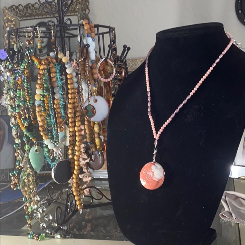 Jewelry - Picture 5 of 6